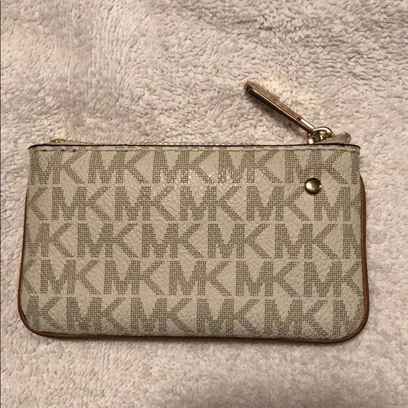 Michael Kors Coin purse. - Picture 2 of 7
